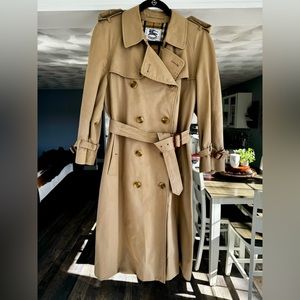 Vintage Women’s Burberry Trench Coat